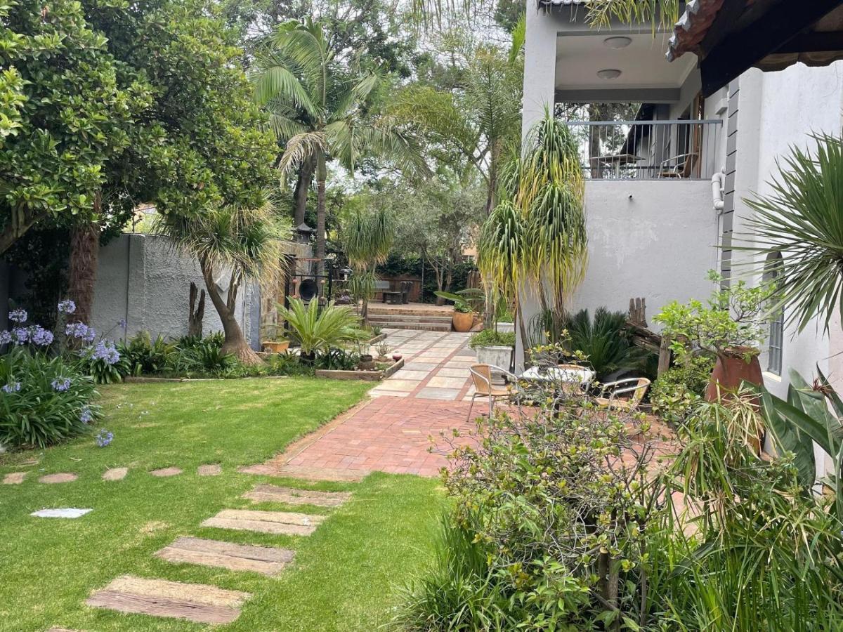 Africa Footprints Lodge Kempton Park Esterno foto