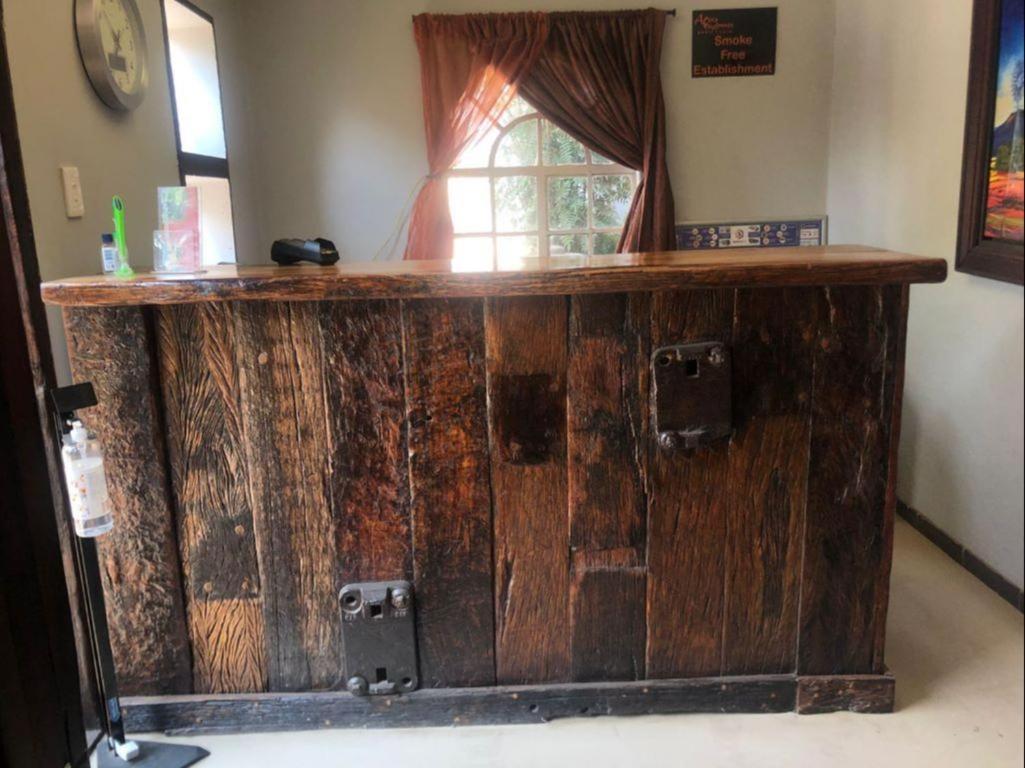 Africa Footprints Lodge Kempton Park Esterno foto