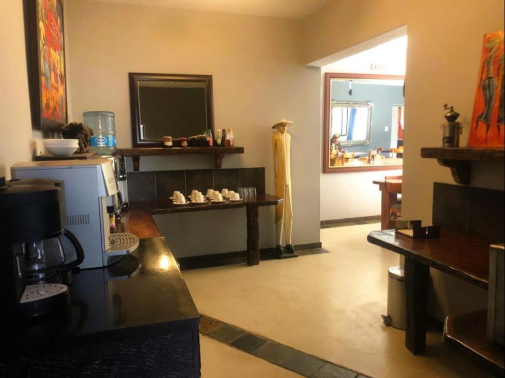 Africa Footprints Lodge Kempton Park Esterno foto
