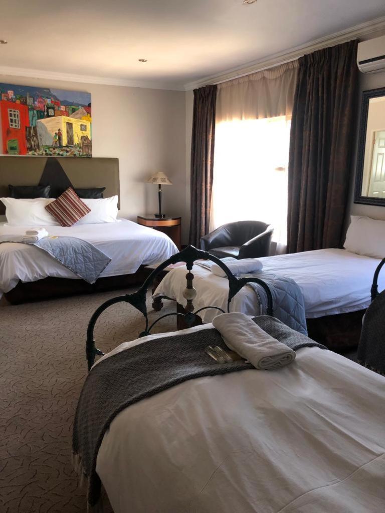 Africa Footprints Lodge Kempton Park Esterno foto