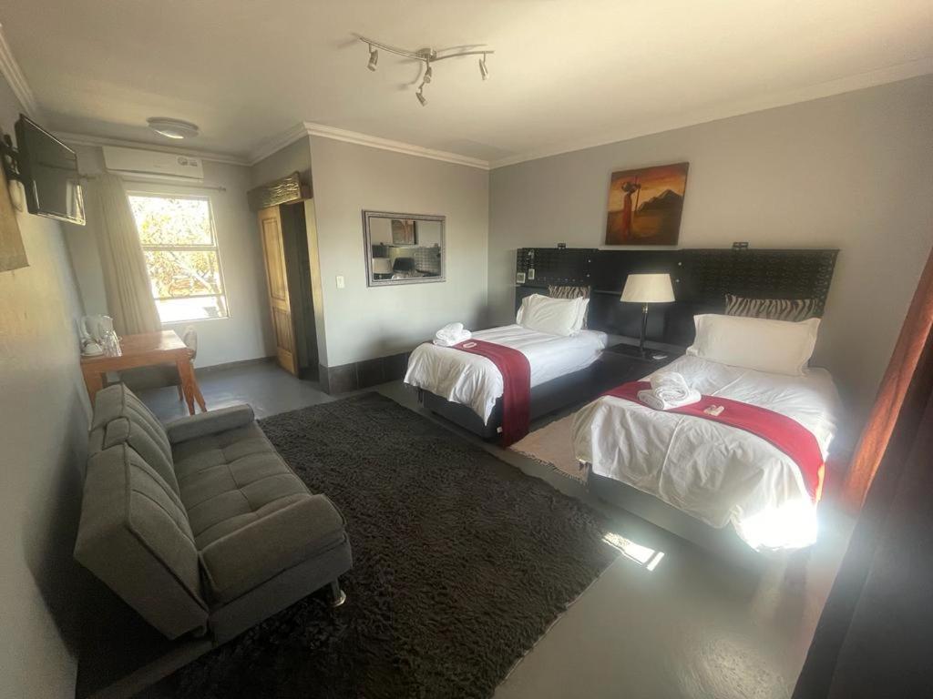 Africa Footprints Lodge Kempton Park Esterno foto